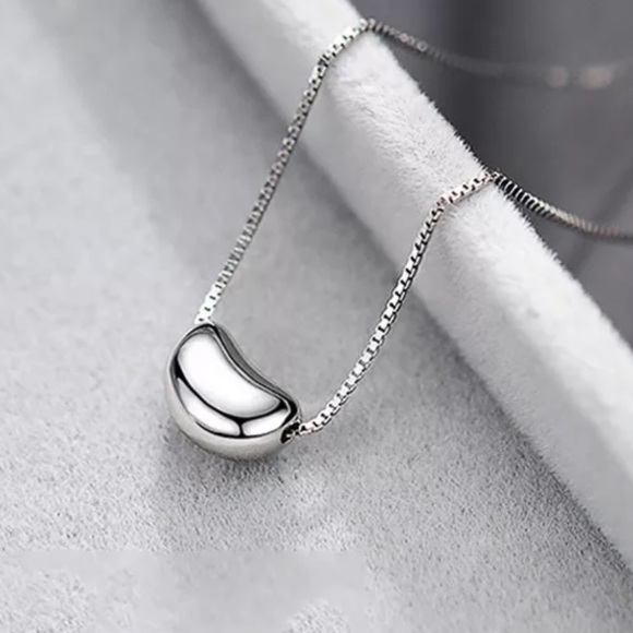 Jewelry - 🌟 Sterling Silver 925 Simple Bean Bead Necklace